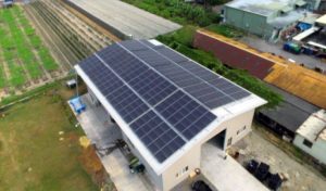 地理位置 : 屏東九如鄉 型態 : 屋頂鋁鎂鋅支架平鋪 設置容量 : 99.84kw