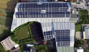地理位置 : 屏東縣萬丹鄉 型態 : 屋頂鋁鎂鋅支架平鋪 設置容量 : 691.13kw